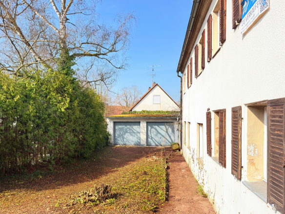 Historisches Mehrfamilienhaus im Ortskern von Uttenreuth – Sanierungs-AfA möglich