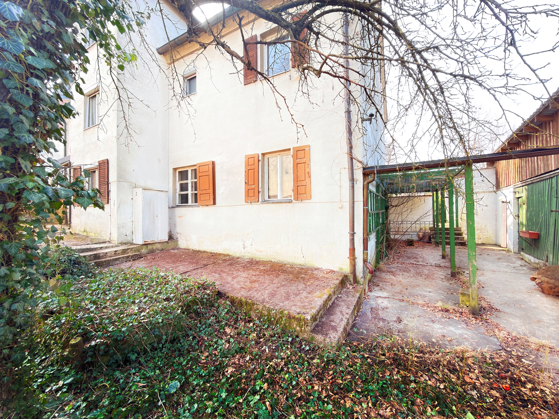 Historisches Mehrfamilienhaus im Ortskern von Uttenreuth – Sanierungs-AfA möglich
