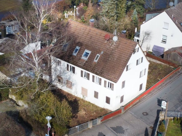 Historisches Mehrfamilienhaus im Ortskern von Uttenreuth – Sanierungs-AfA möglich