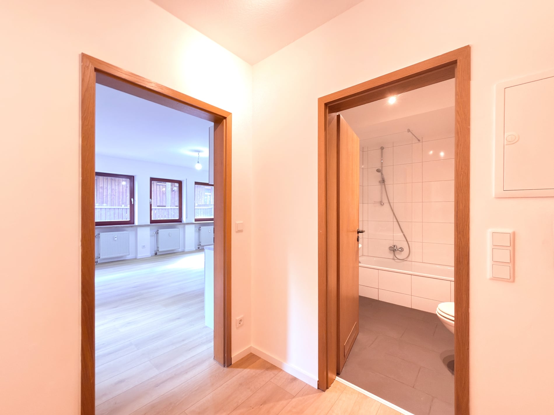 Bezugsfreie, vollständig renovierte Stadtwohnung mit Balkon, Tiefgarage und historischem Altstadtflair