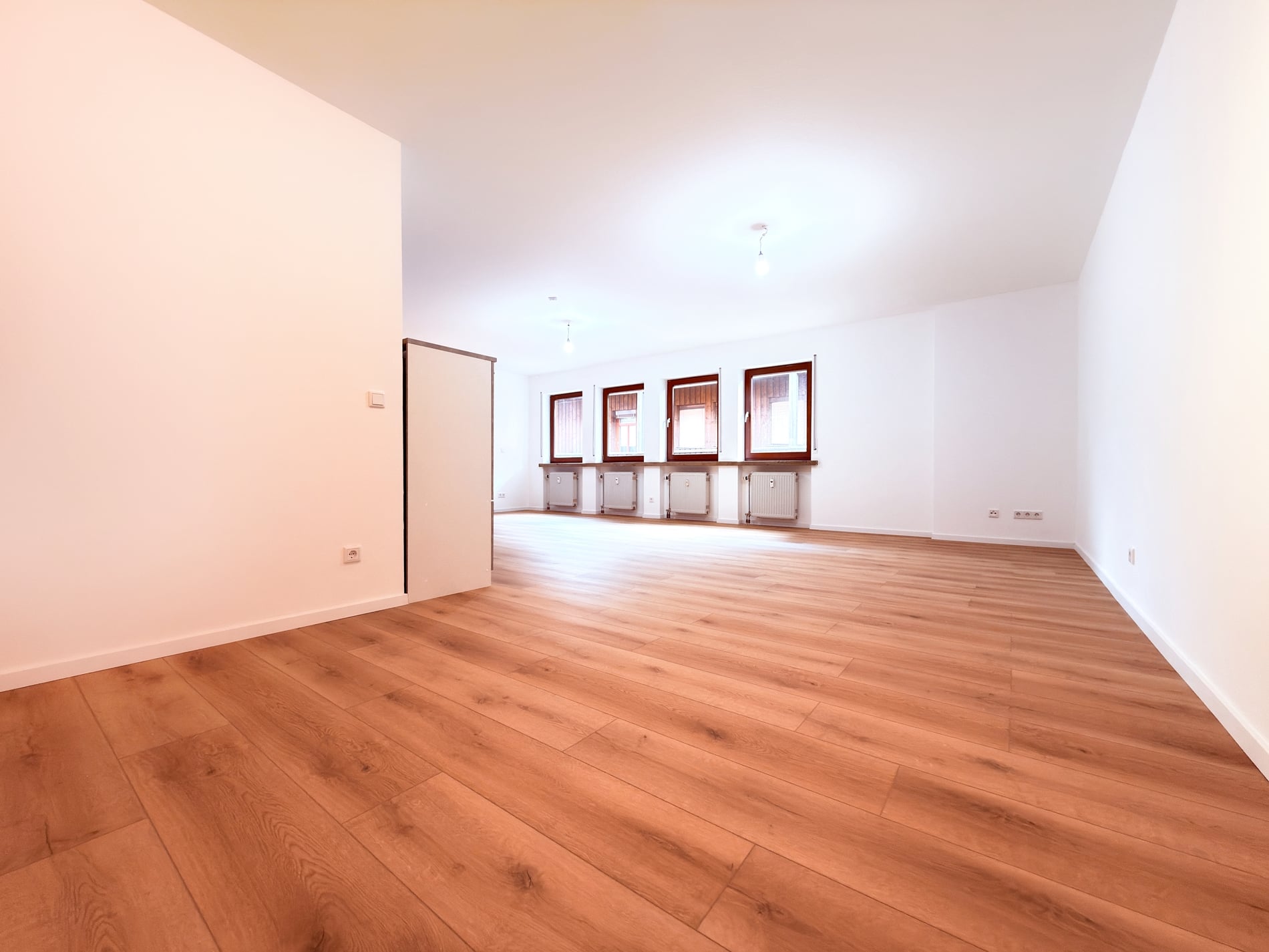 Bezugsfreie, vollständig renovierte Stadtwohnung mit Balkon, Tiefgarage und historischem Altstadtflair