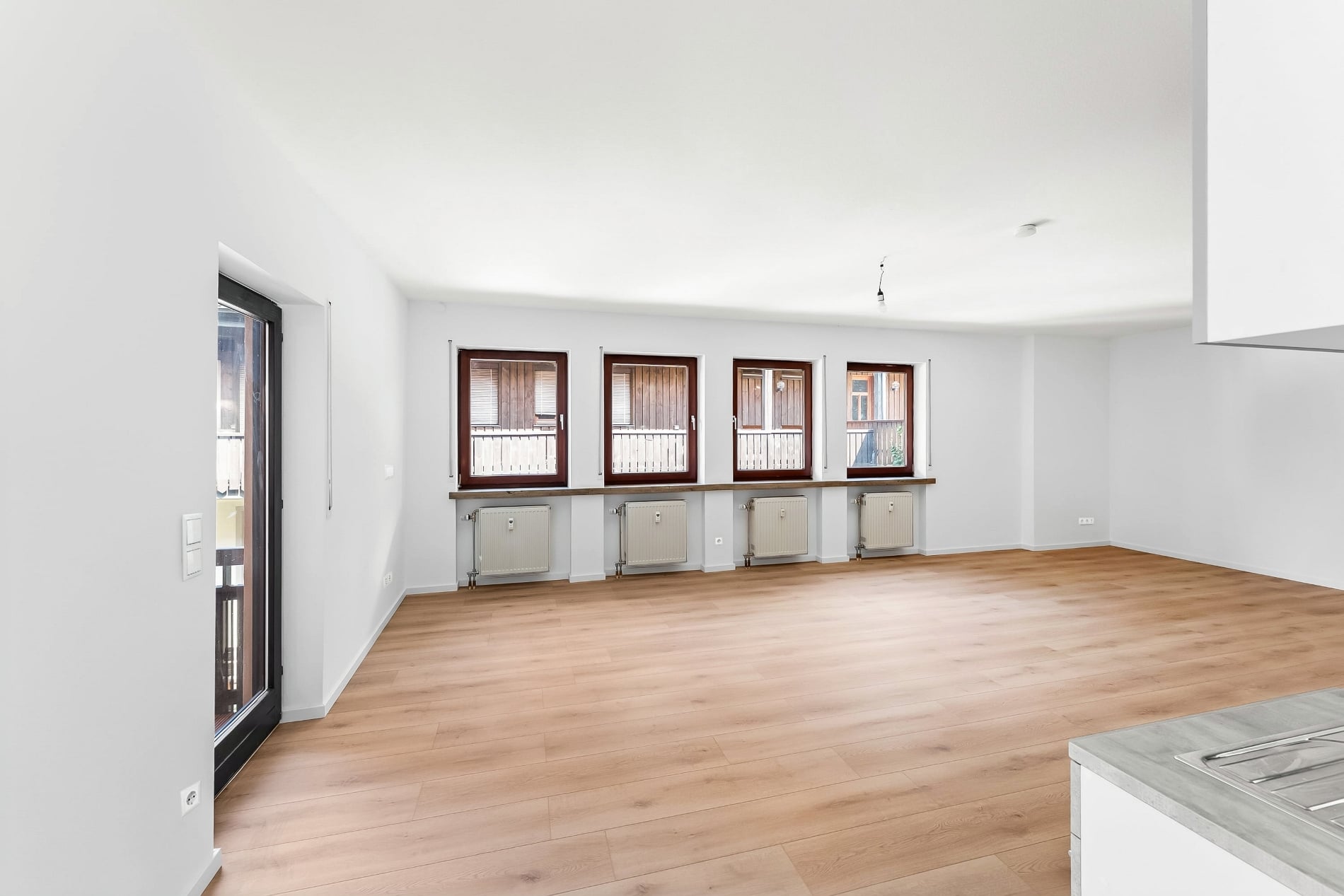 Bezugsfreie, vollständig renovierte Stadtwohnung mit Balkon, Tiefgarage und historischem Altstadtflair