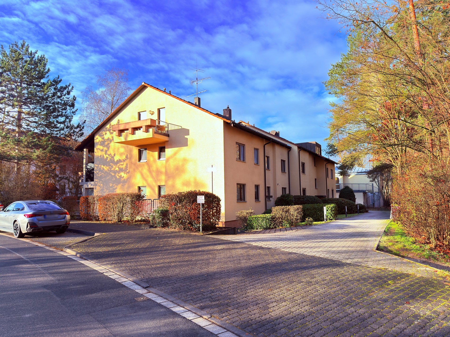 Renditestarke Kapitalanlage: 3-Zi-EG-Wohnung auf 82qm mit schöner Südterrasse und Tiefgaragen-SP