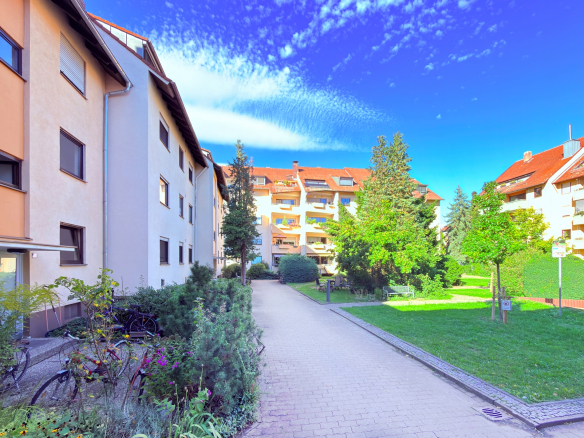 Helle 2-Zimmer-Wohnung mit Westbalkon zwischen Innenstadt und Burgberg
