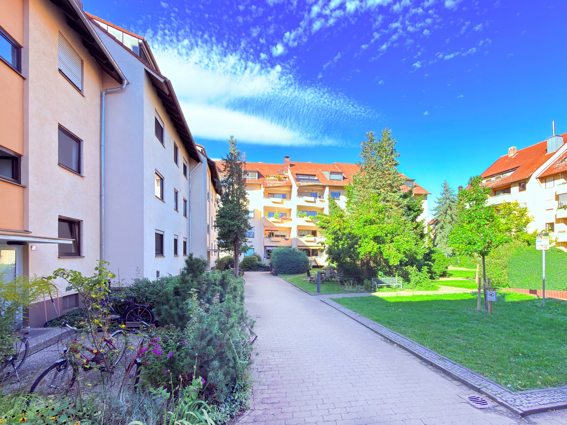 Helle 2-Zimmer-Wohnung mit Westbalkon zwischen Innenstadt und Burgberg