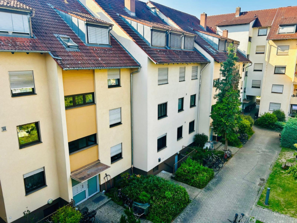 Helle 2-Zimmer-Wohnung mit Westbalkon zwischen Innenstadt und Burgberg