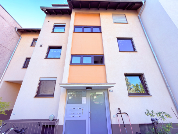 Helle 2-Zimmer-Wohnung mit Westbalkon zwischen Innenstadt und Burgberg