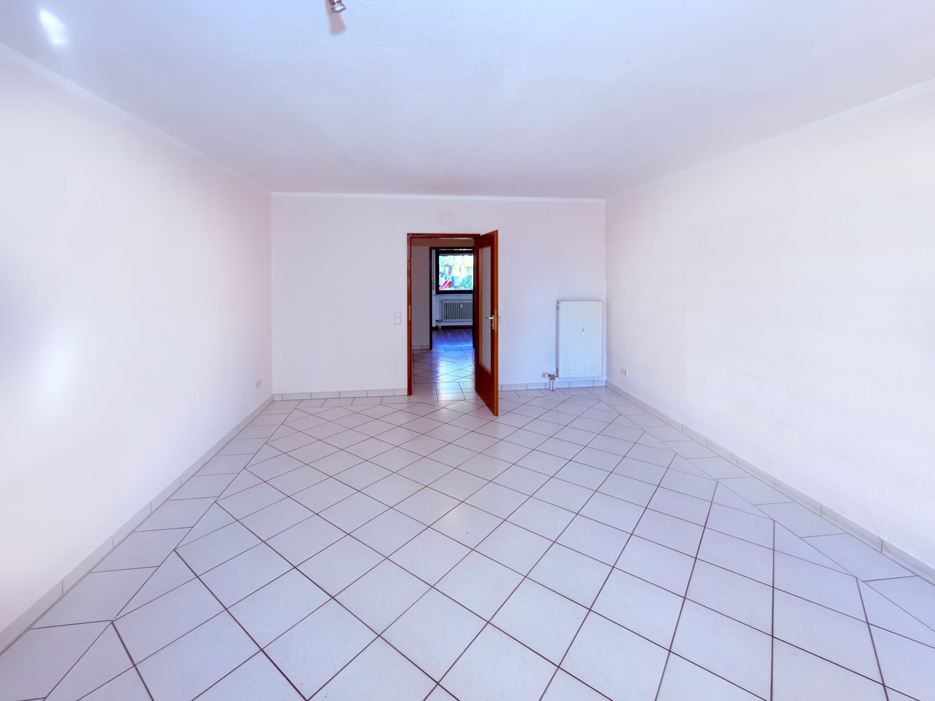 Helle 2-Zimmer-Wohnung mit Westbalkon zwischen Innenstadt und Burgberg